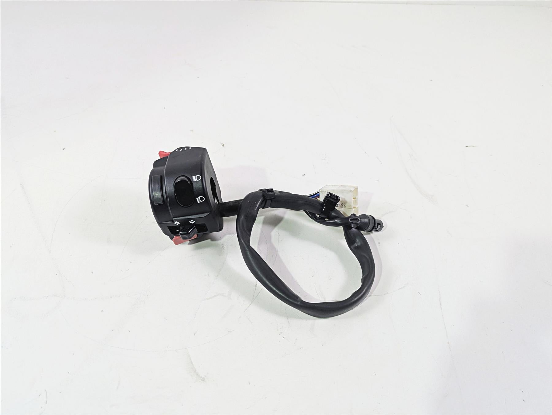 2013 Triumph Bonneville Left Hand Turn Signal Control Switch T2040328 {{ shop.shopifyCountryName }} - Mototech271