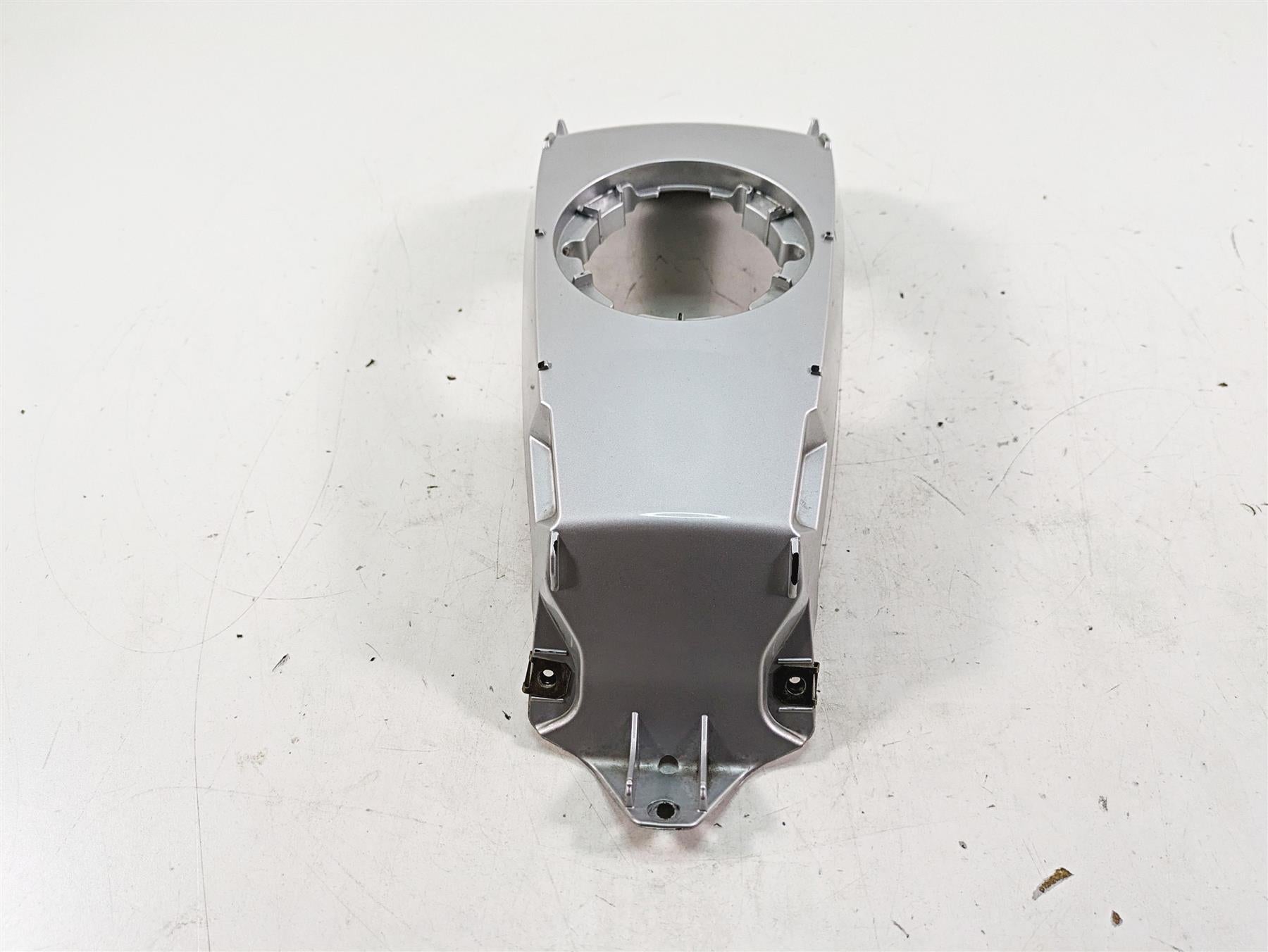 2007 BMW R1200RT K26 Center Tank Cover Fairing Cover 46637681150 46637682975 {{ shop.shopifyCountryName }} - Mototech271