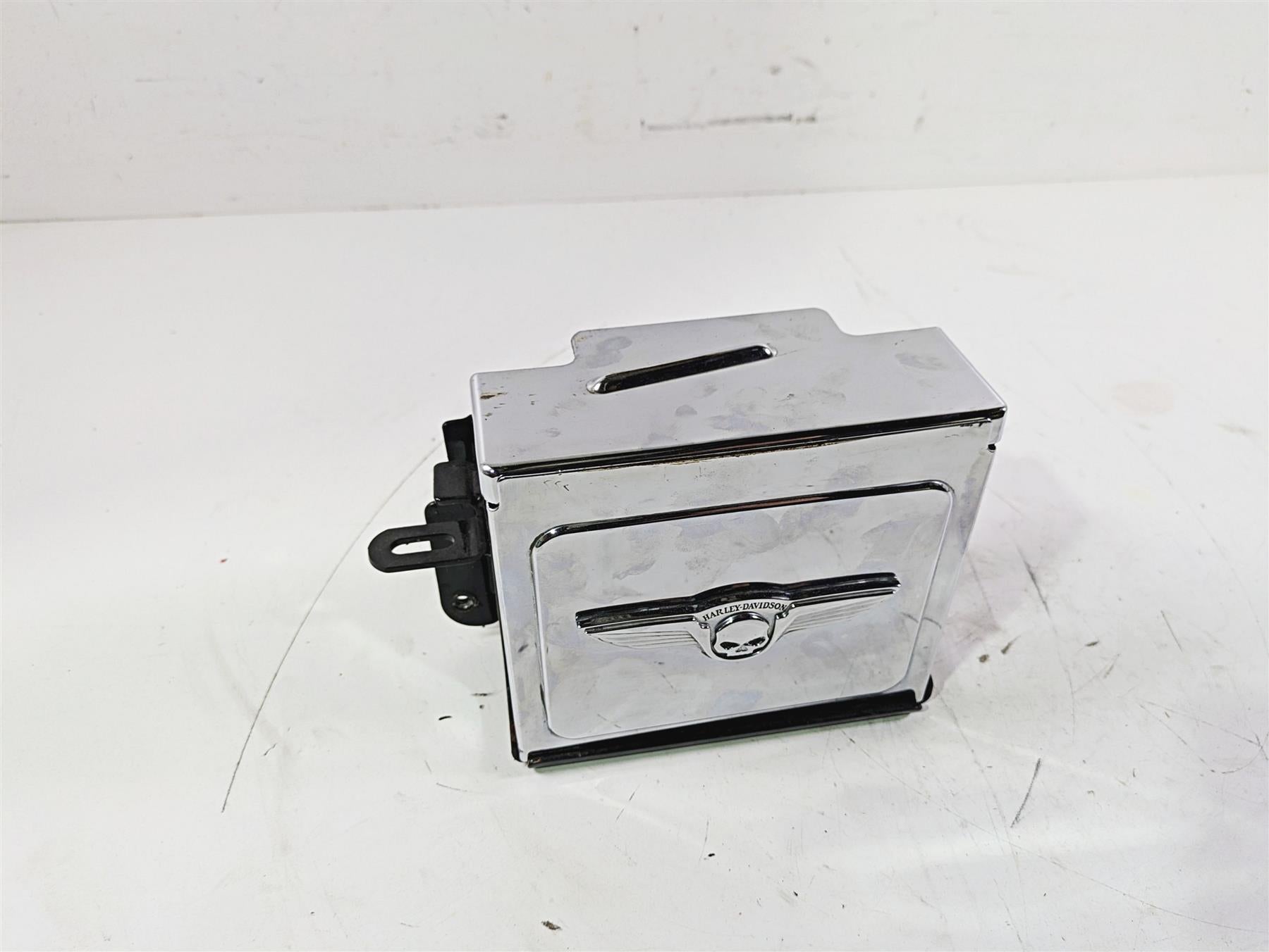 2002 Harley Dyna FXDL Low Rider Battery Tray Box & Skull Chrome Cover 66375-97 {{ shop.shopifyCountryName }} - Mototech271