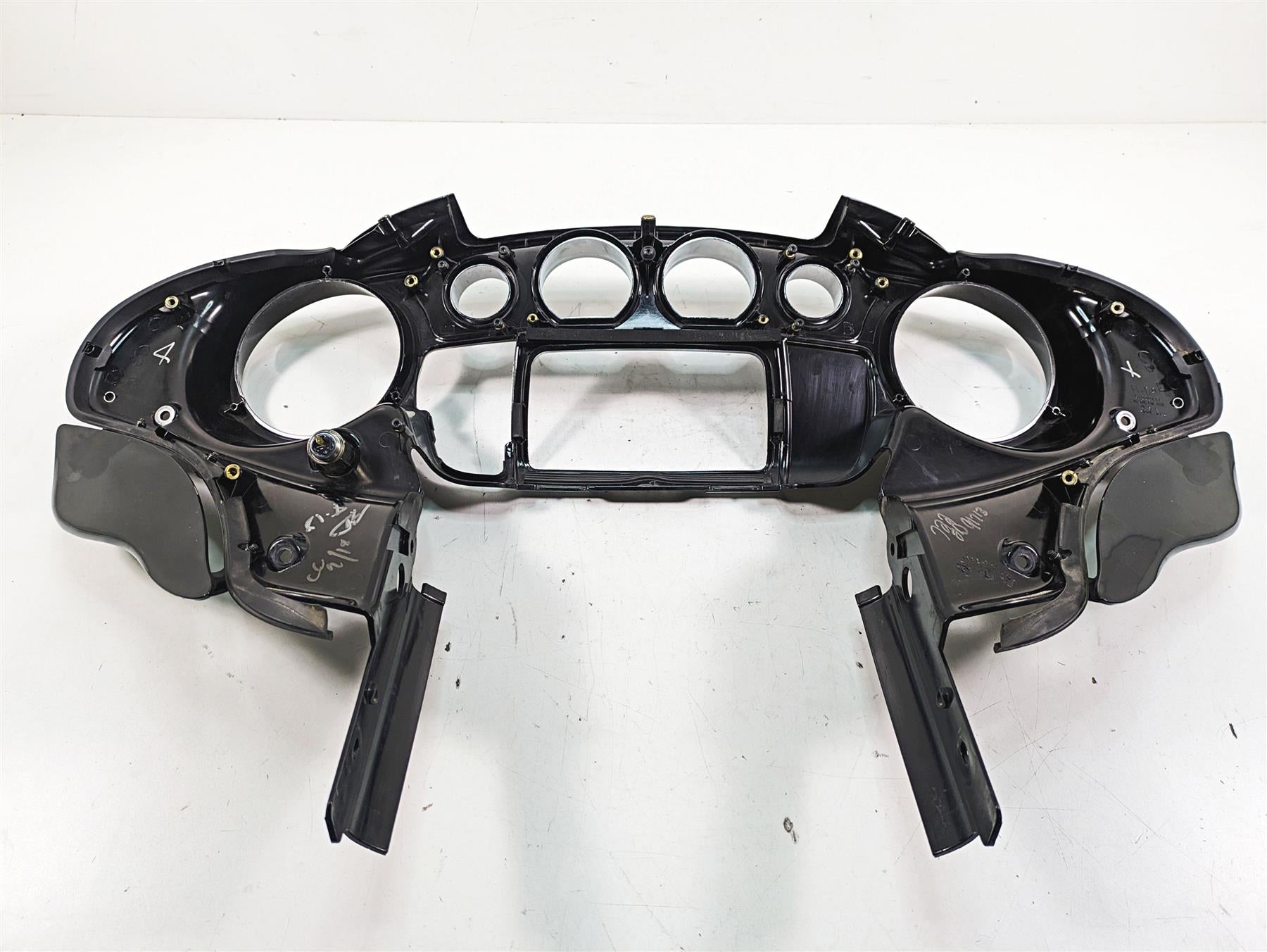 2014 Harley Touring FLHTK Electra Glide Inner Front Nose Fairing 57000064DH {{ shop.shopifyCountryName }} - Mototech271