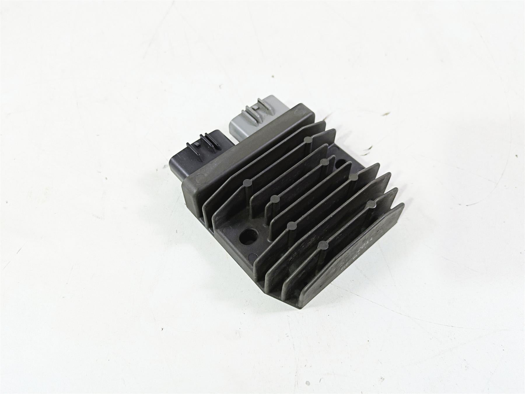 2016 BMW R1200RS K54 Rectifier Voltage Regulator FH020AA 12318523367 {{ shop.shopifyCountryName }} - Mototech271