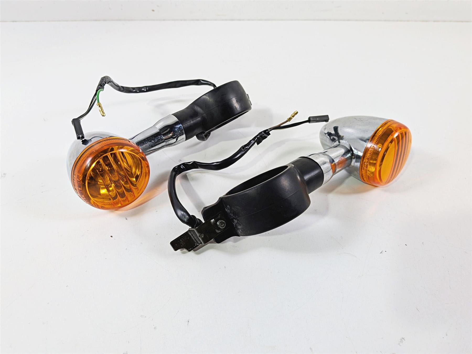 2005 Suzuki VZ800 M50 Boulevard Front Blinker Turn Signal Set - Read 35601-48E60 {{ shop.shopifyCountryName }} - Mototech271