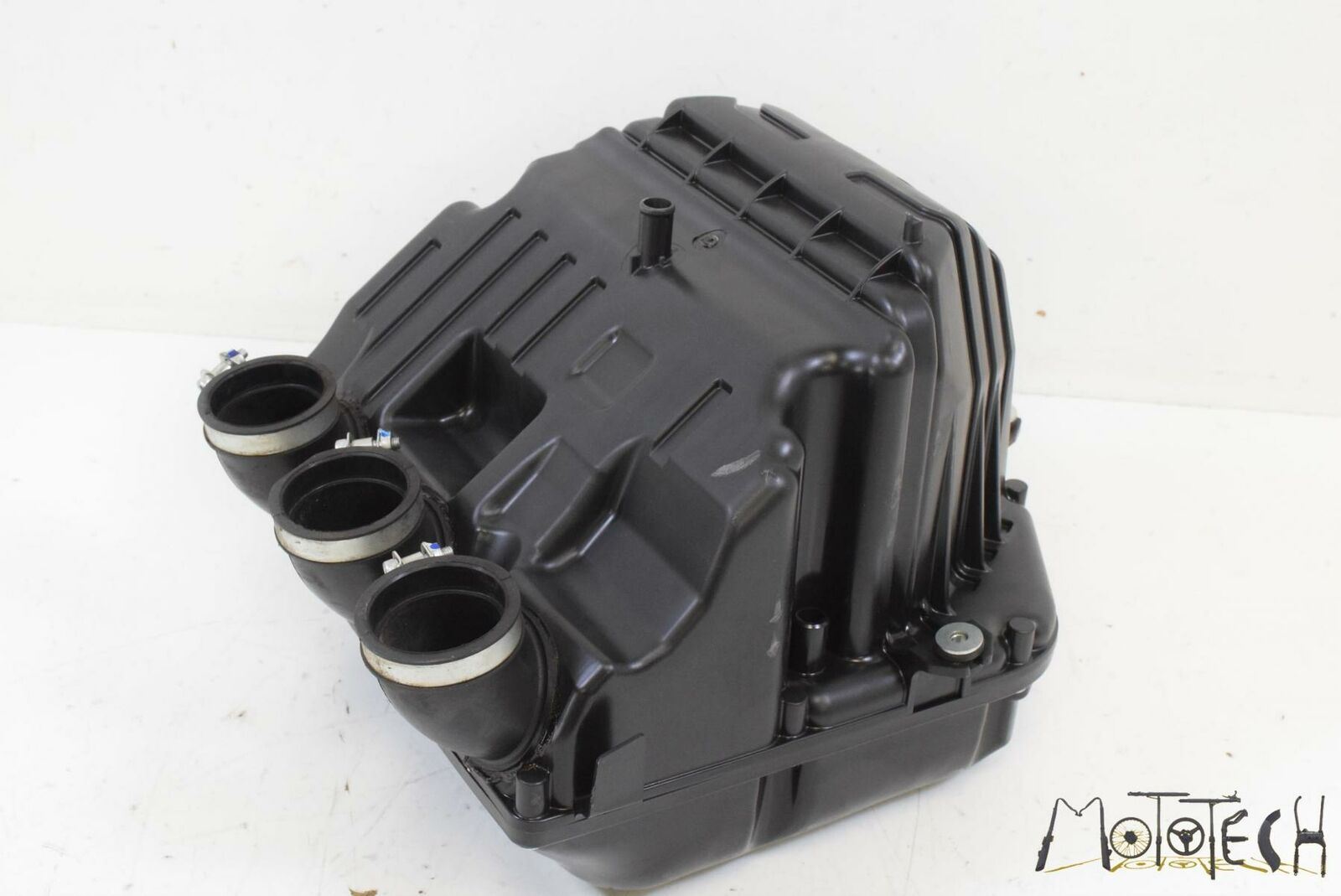 2016 Yamaha MT09 FZ09 Air Cleaner Breather Filter Box Assembly 90110-06388-00 {{ shop.shopifyCountryName }} - Mototech271