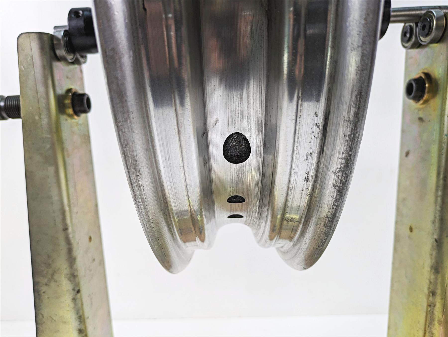 2005 Harley Touring FLHTCUI Electra Glide 16x3 Front Wheel Cast Rim 43493-00 {{ shop.shopifyCountryName }} - Mototech271