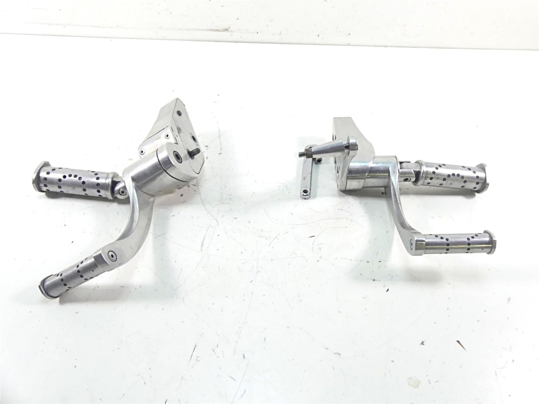 2009 Big Dog K9 Left Right Foot Peg Control Set 162-000001-02 162-000002-02 {{ shop.shopifyCountryName }} - Mototech271