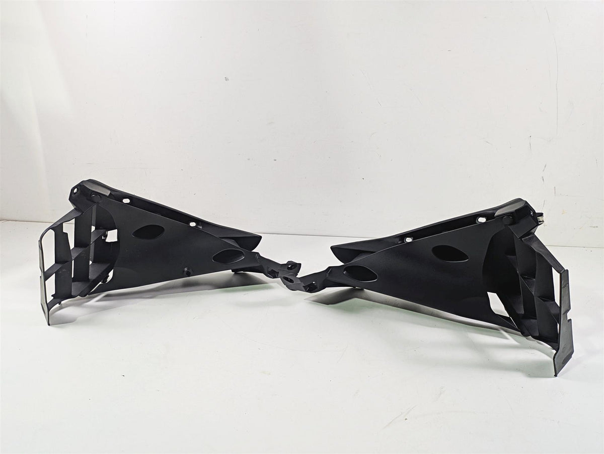 2016 BMW R1200RT K52 Radiator Fairing Cover Scoop Set 46637728668 {{ shop.shopifyCountryName }} - Mototech271