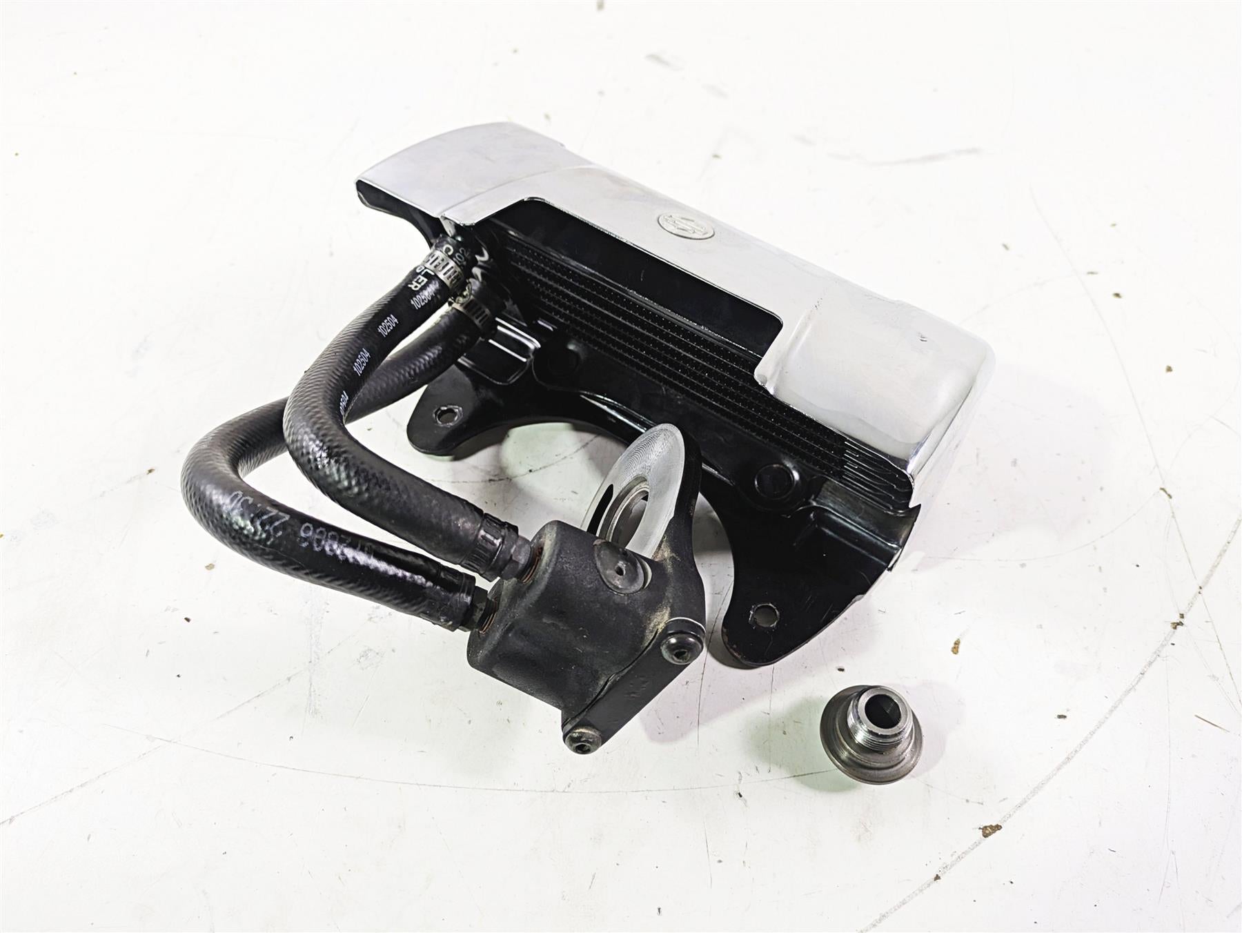 2007 Harley Touring FLHTCU SE CVO E-Glide Oil Cooler & Cover 63071-07 {{ shop.shopifyCountryName }} - Mototech271