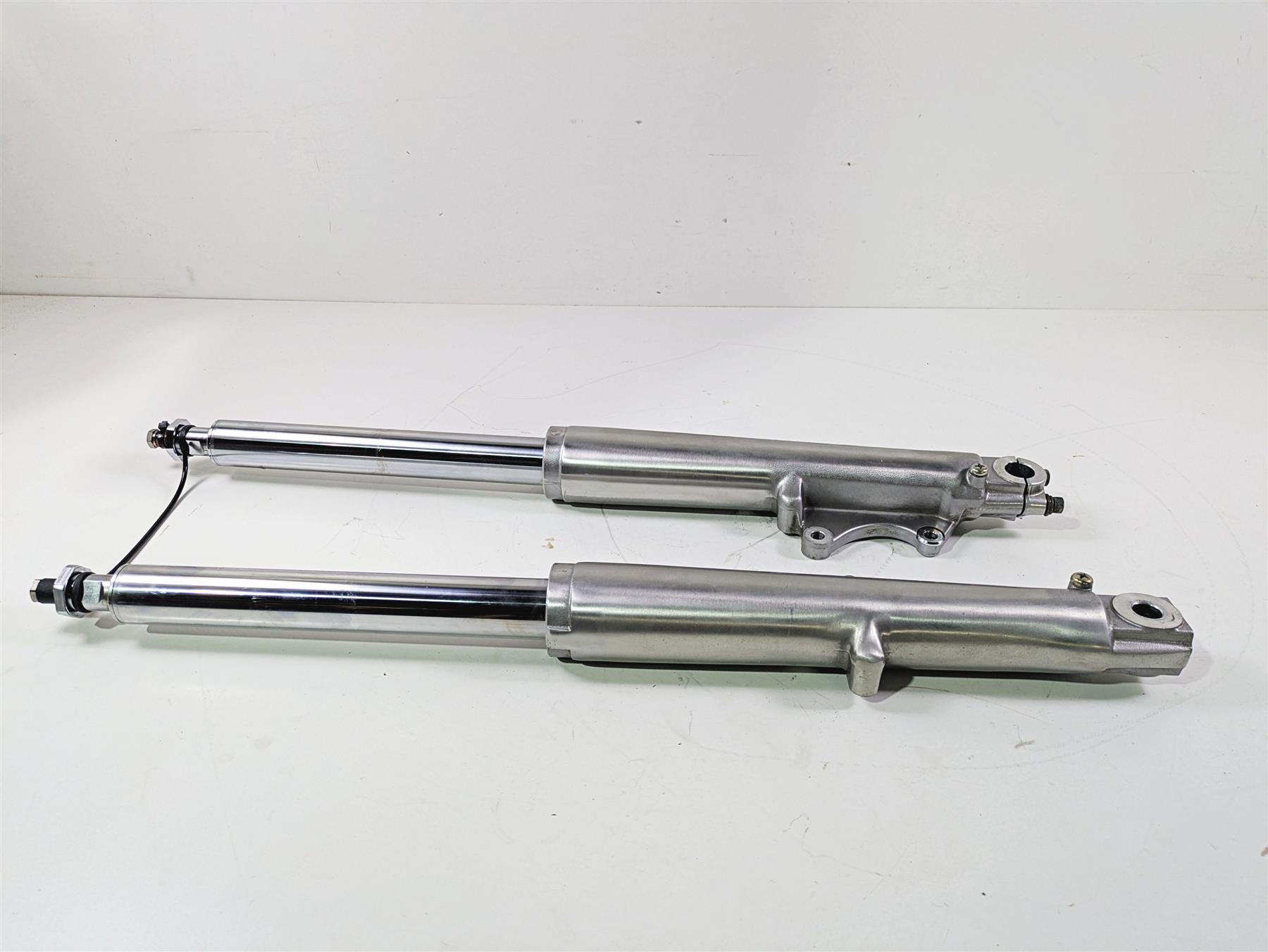 1999 Harley Touring FLHTCUI E-Glide Front Fork Legs READ 45826-97 45833-97 {{ shop.shopifyCountryName }} - Mototech271