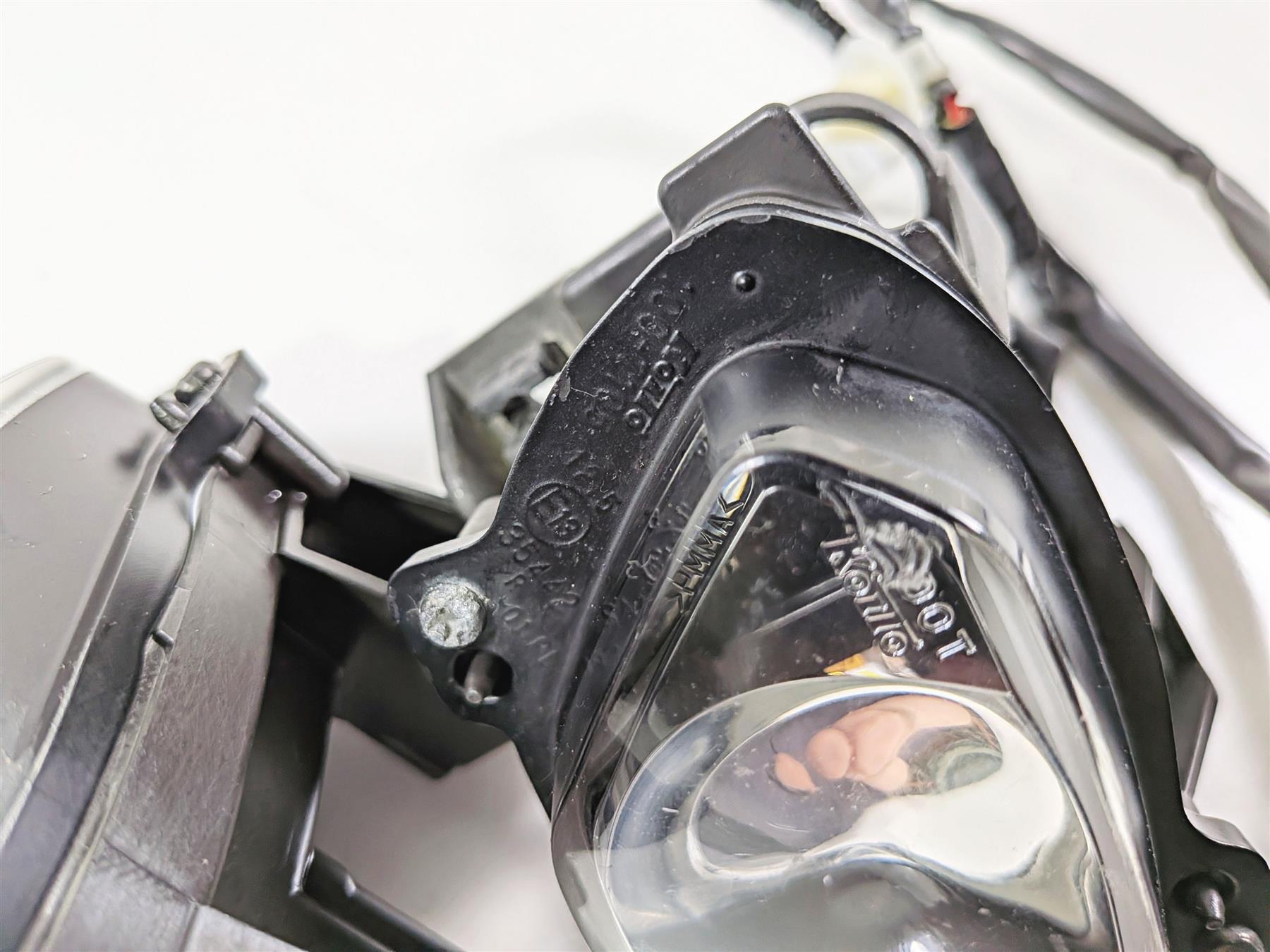 2024 Yamaha YZF R1 RN65 Headlight Head Lamp Lens & Module Set B3L-84300-00-00 {{ shop.shopifyCountryName }} - Mototech271