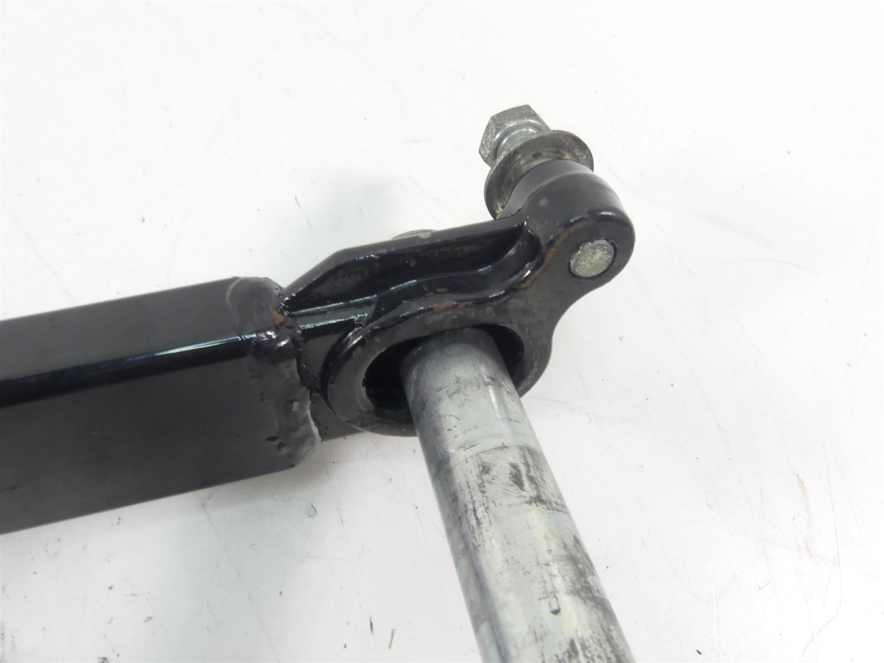 2005 Harley Touring CVO FLHTCSE Electra Glide Swingarm Swing Arm & Axle 47549-02 {{ shop.shopifyCountryName }} - Mototech271