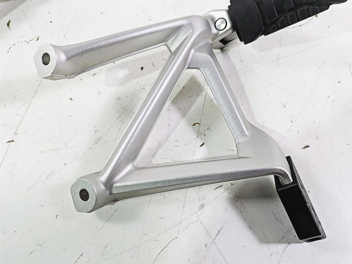 2018 BMW R1200GS GSW K50 Rear Passenger Footpeg Set 46718528793 46718528794 {{ shop.shopifyCountryName }} - Mototech271