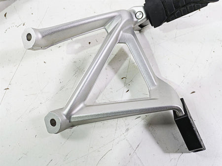 2018 BMW R1200GS GSW K50 Rear Passenger Footpeg Set 46718528793 46718528794 {{ shop.shopifyCountryName }} - Mototech271