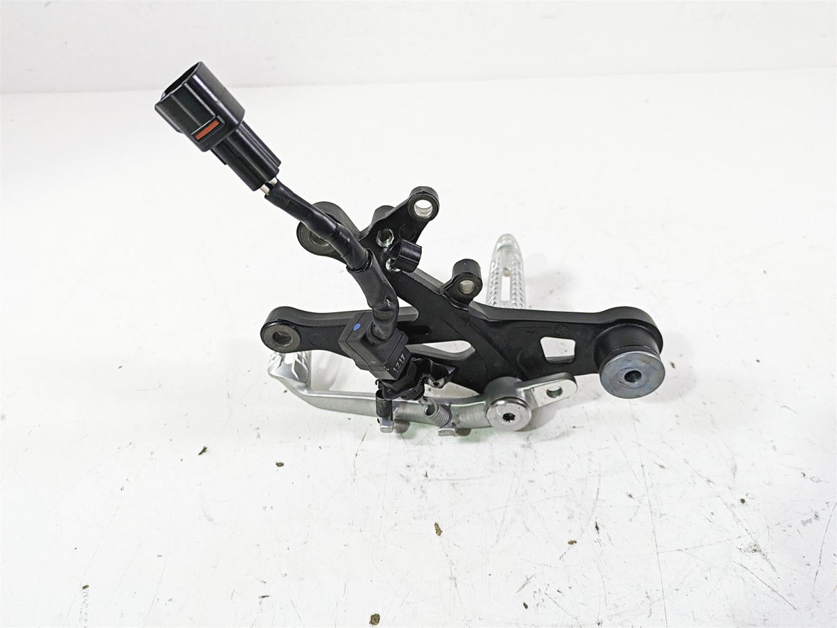 2023 Triumph Street Triple 765 RS Right Rider Footpeg & Brake Pedal T2082484 {{ shop.shopifyCountryName }} - Mototech271