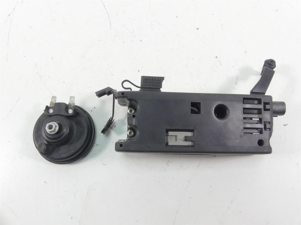 2021 Harley Softail FLSB Sport Glide Horn & Wiring Box 69201654 {{ shop.shopifyCountryName }} - Mototech271