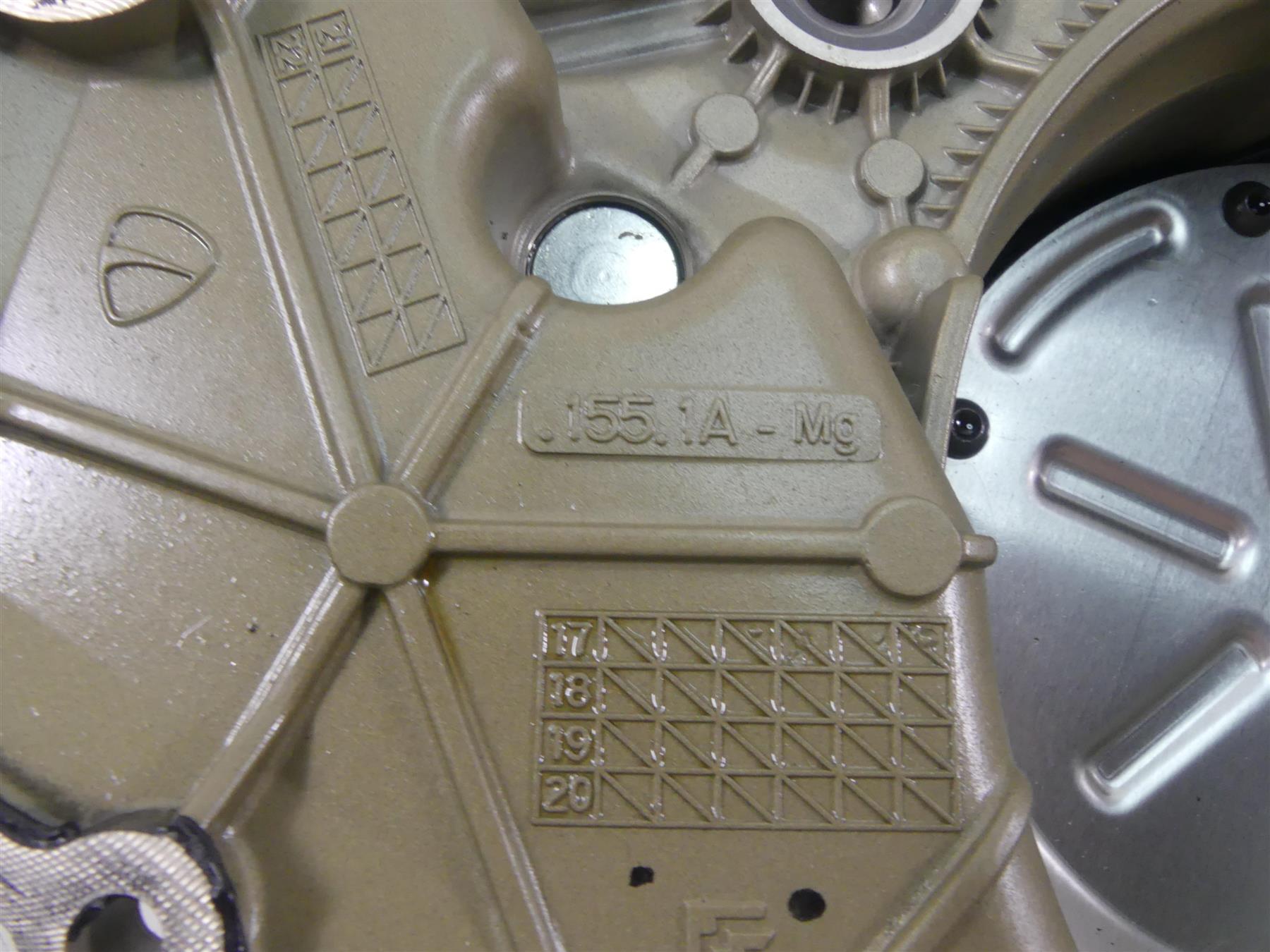 2018 Ducati Panigale 1100 V4 S Clutch Engine Side Cover 24311551AH {{ shop.shopifyCountryName }} - Mototech271