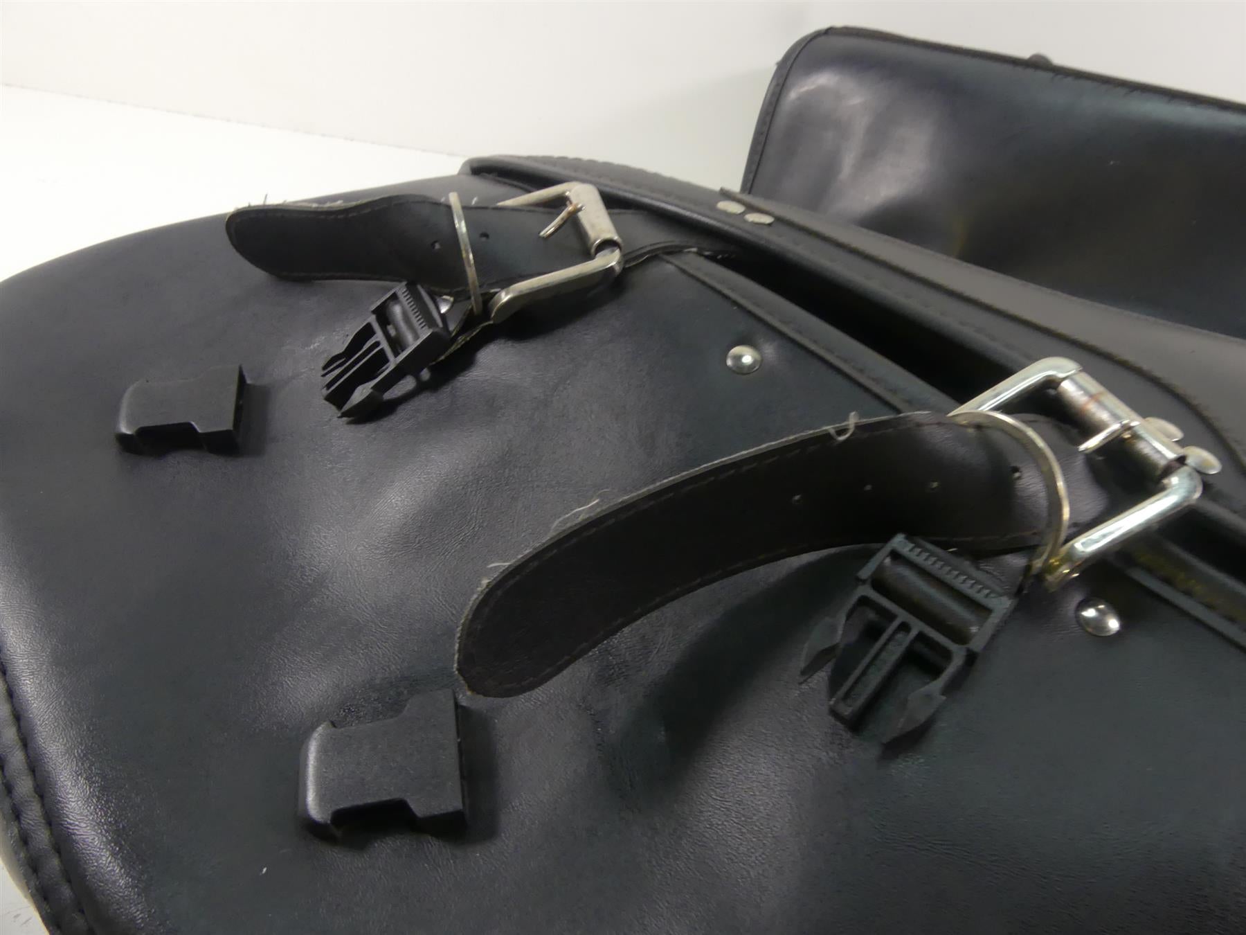 1995 Harley Dyna FXDL Low Rider Aftermarked Saddlebag Saddle Bag Set {{ shop.shopifyCountryName }} - Mototech271