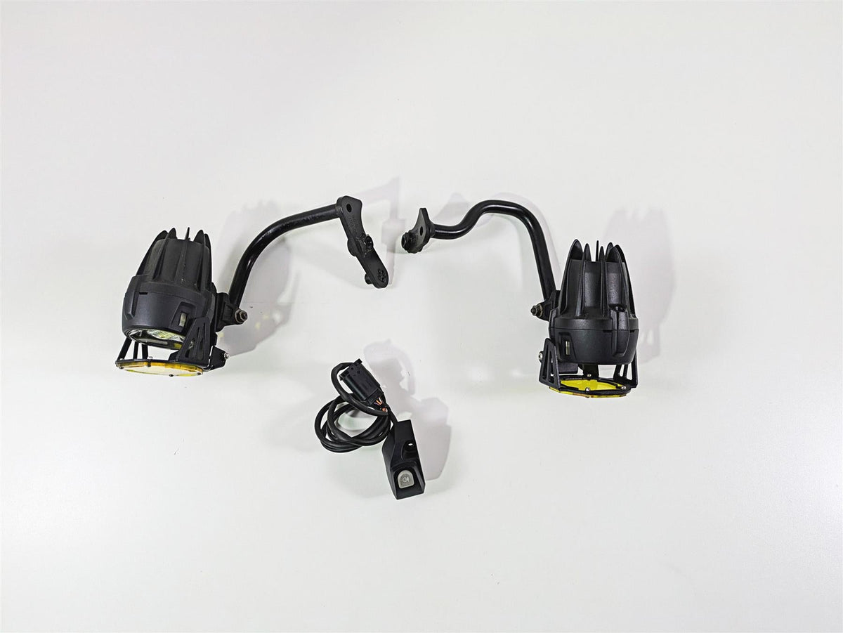 2019 BMW R1250RT K52 Led Driving Light Lamp + Button Set 63179457322 {{ shop.shopifyCountryName }} - Mototech271