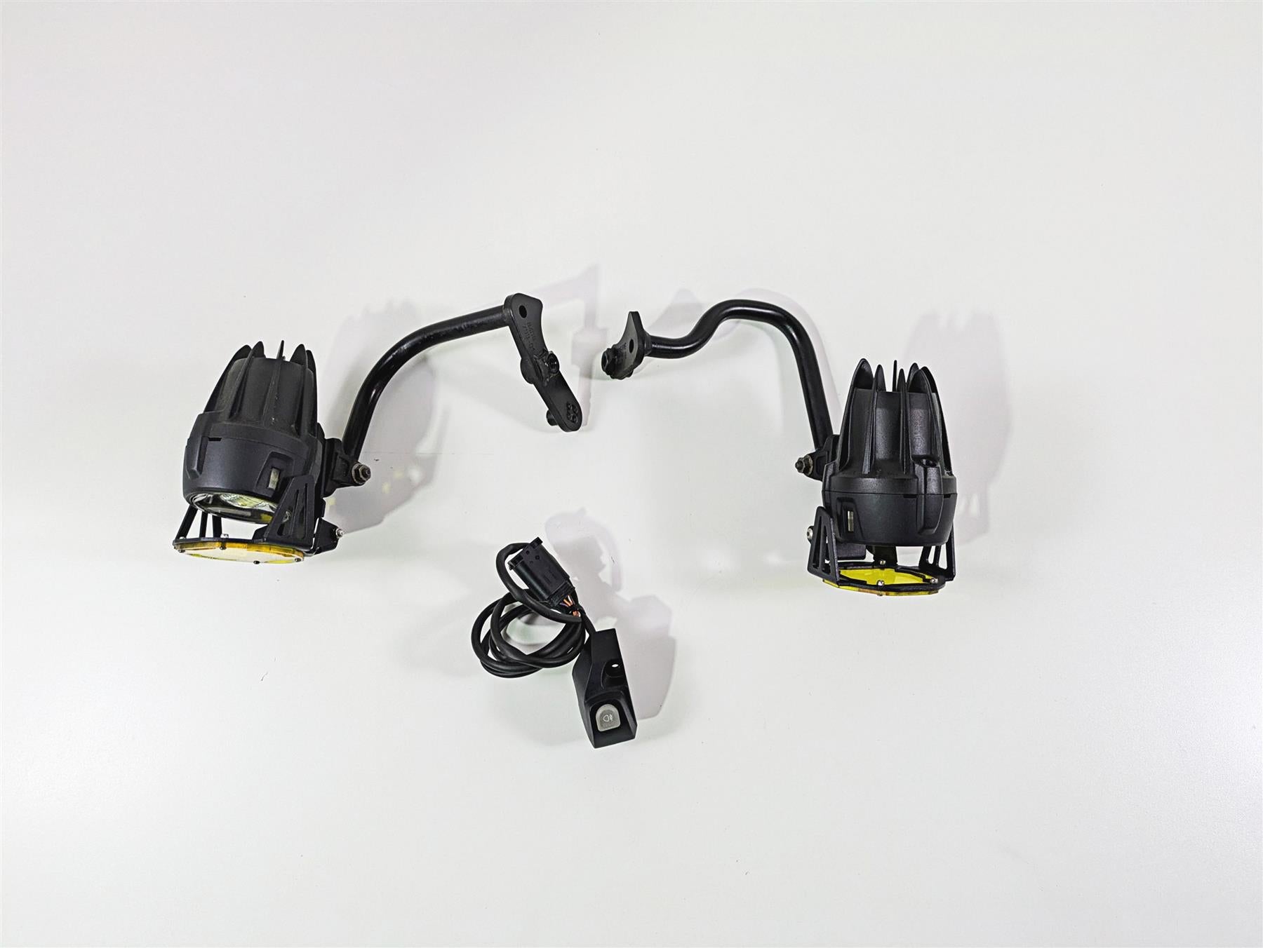 2019 BMW R1250RT K52 Led Driving Light Lamp + Button Set 63179457322 {{ shop.shopifyCountryName }} - Mototech271