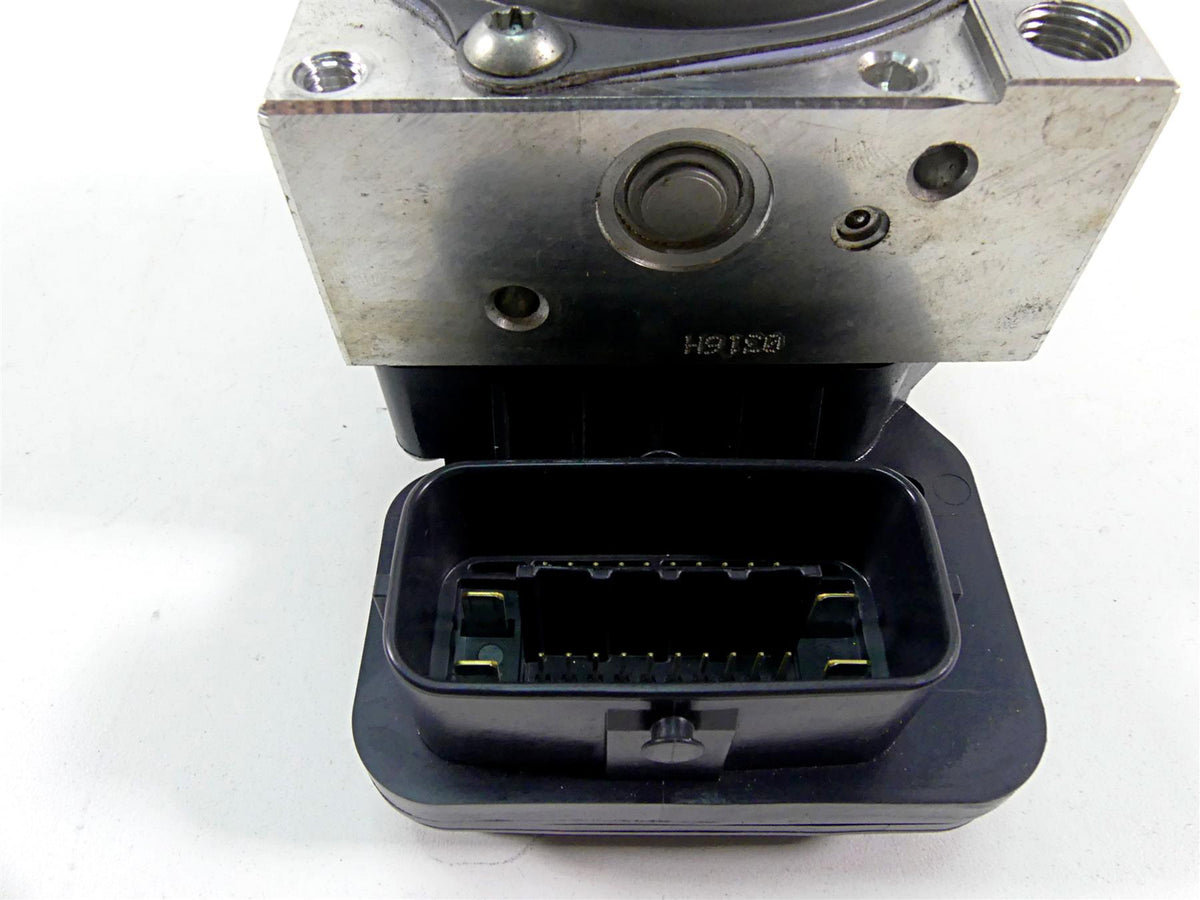 2012 Yamaha VMX17 VMAX 1700 Abs Brake Pump Module Unit 2S3-85930-19-00 {{ shop.shopifyCountryName }} - Mototech271