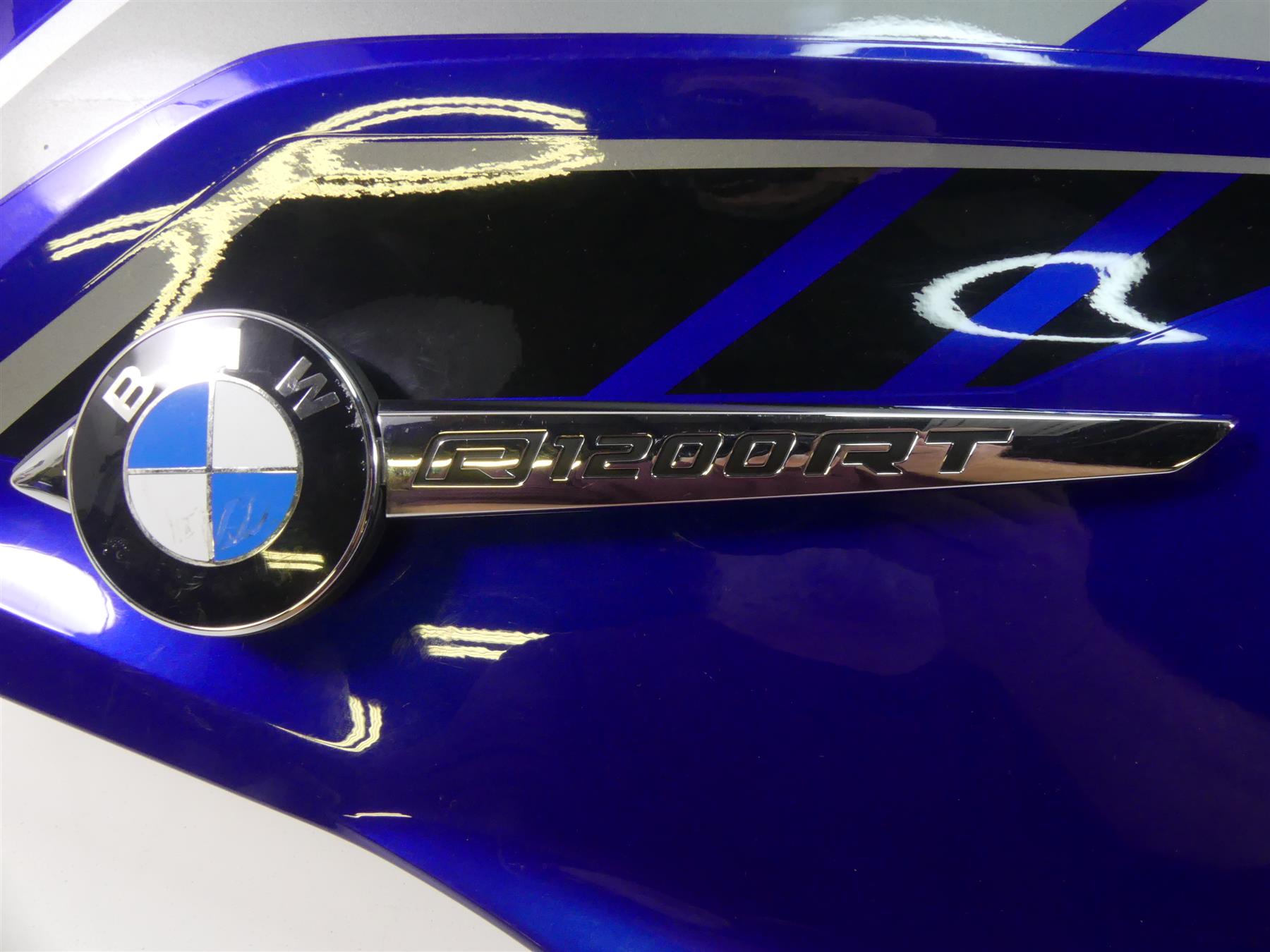 2015 BMW R1200RT K52 Right Side Blue Tank Cover Fairing 40902347090 {{ shop.shopifyCountryName }} - Mototech271