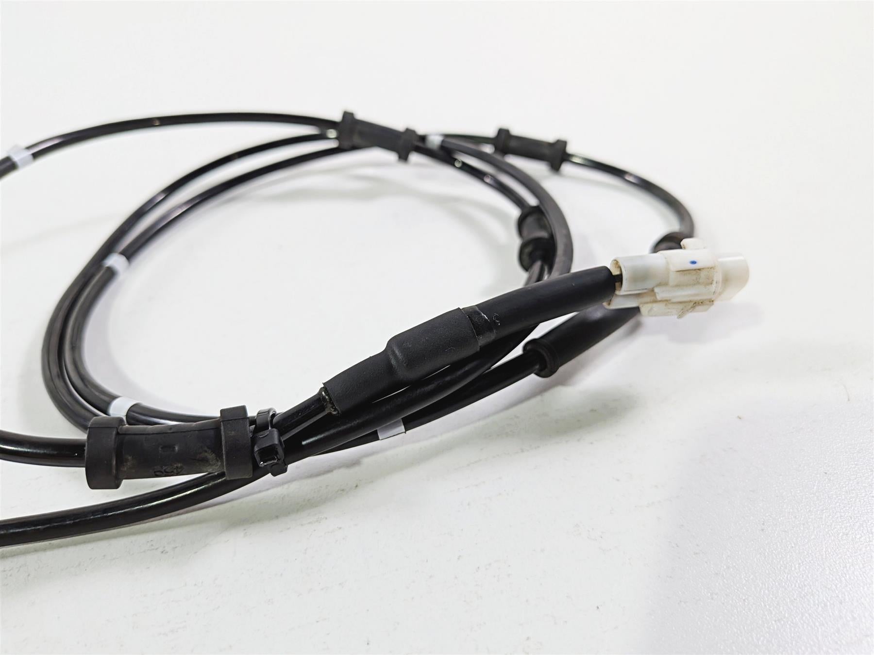 2025 Yamaha YZF R7 Front Abs Brake Wheel Speed Sensor BEB-85970-00-00 {{ shop.shopifyCountryName }} - Mototech271
