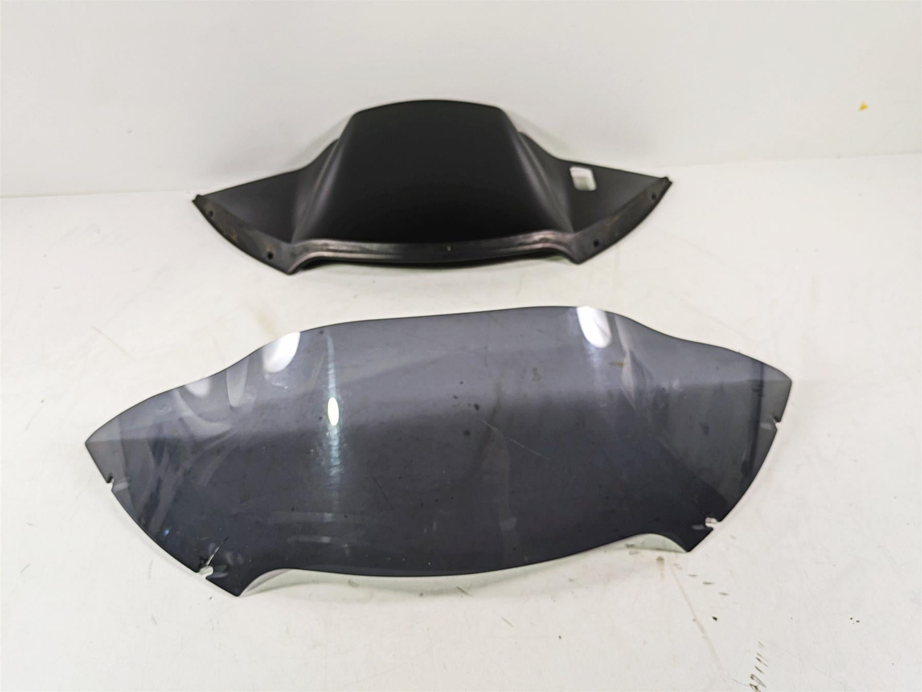 2017 Harley Touring FLTRXS Road Glide Windshield & Trim Air Duct -Read 29200042 {{ shop.shopifyCountryName }} - Mototech271