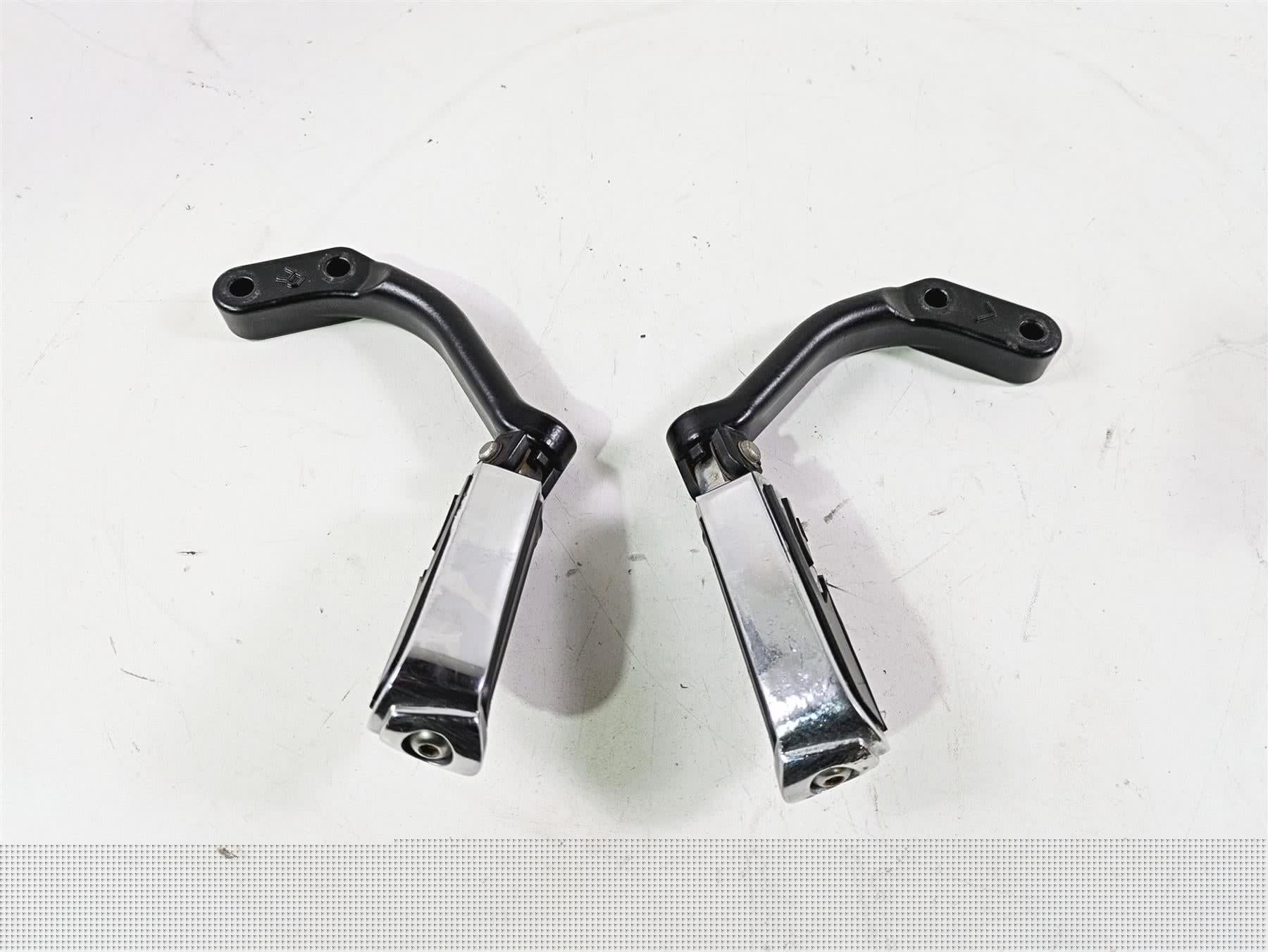 2013 Harley VRSCF Muscle Rod Rear Passenger Foot Peg Set 50822-09 50826-09 | Mototech271