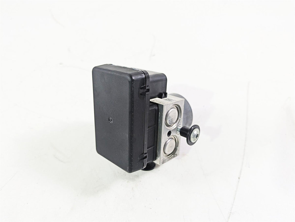 2015 Ducati Hypermotard 821 SP Abs Brake Pump Control Module 54240402A 54240332B {{ shop.shopifyCountryName }} - Mototech271