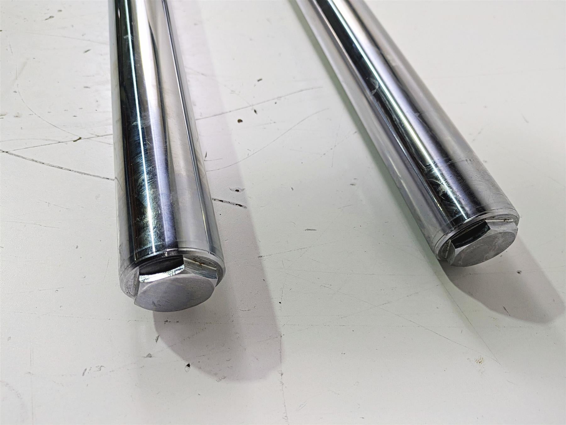 2007 Harley FXDWG Dyna Wide Glide Straight Chrome Front Fork Leg Set 47288-06A {{ shop.shopifyCountryName }} - Mototech271