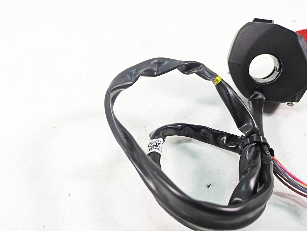 2021 Aprilia RS660 Right Hand Start Stop Control Switch 2D000550 {{ shop.shopifyCountryName }} - Mototech271