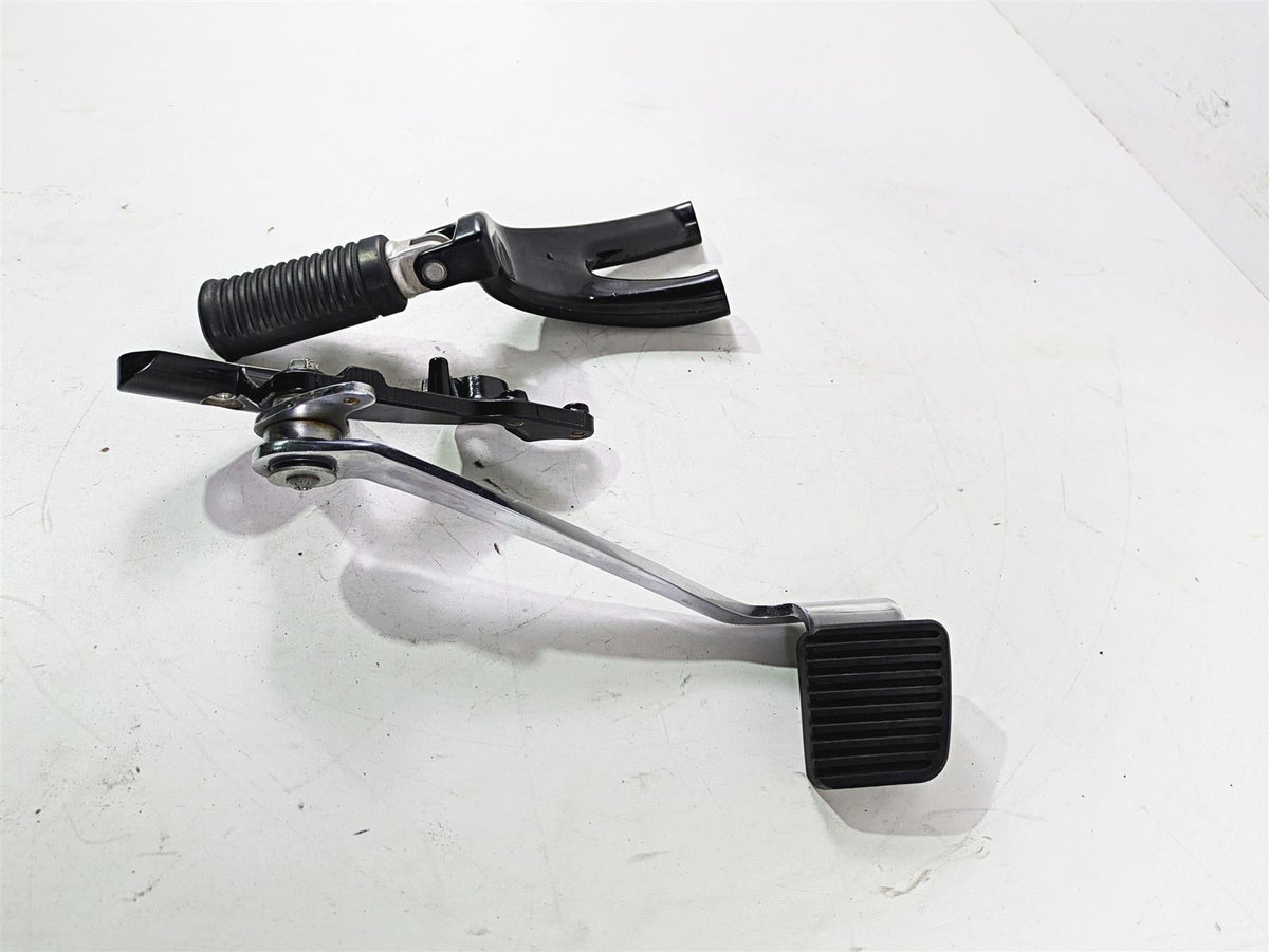 2018 Harley FXBR Softail Breakout Right Footpeg + Mount & Brake Pedal 50500746 {{ shop.shopifyCountryName }} - Mototech271