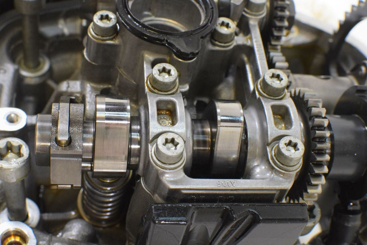 2016 BMW R1200R R1200 R K53 Left Cylinderhead Cylinder Head -Tested 11128546331 {{ shop.shopifyCountryName }} - Mototech271
