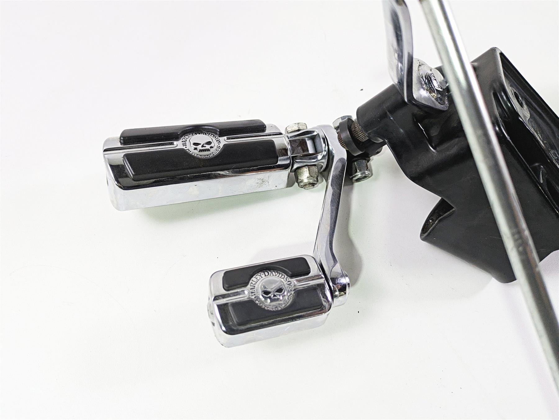 2004 Harley Softail FXSTDI Deuce Front Forward Foot Control Peg 33683-00 42507-00 {{ shop.shopifyCountryName }} - Mototech271