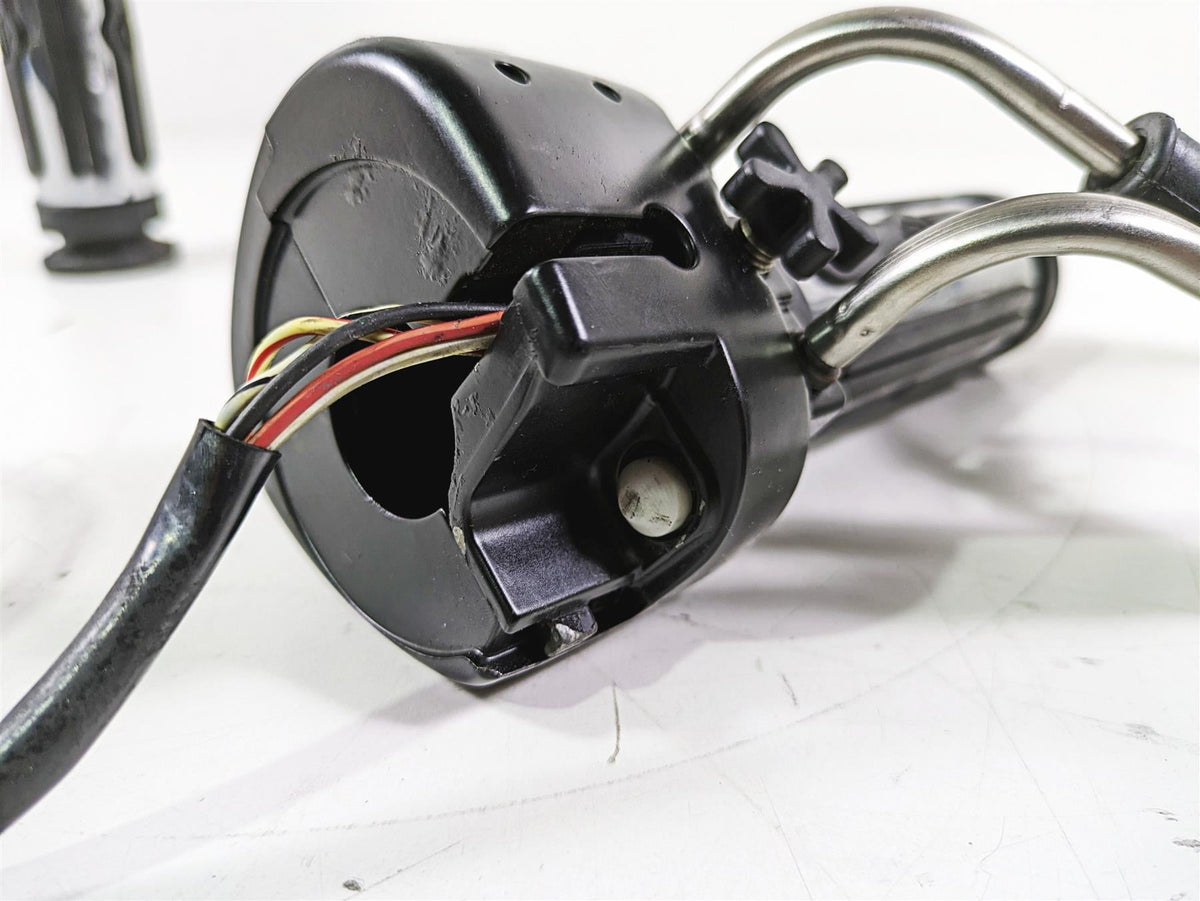 2012 Harley FLD Dyna Switchback Right Control Switch & Blinker 72948-12 {{ shop.shopifyCountryName }} - Mototech271