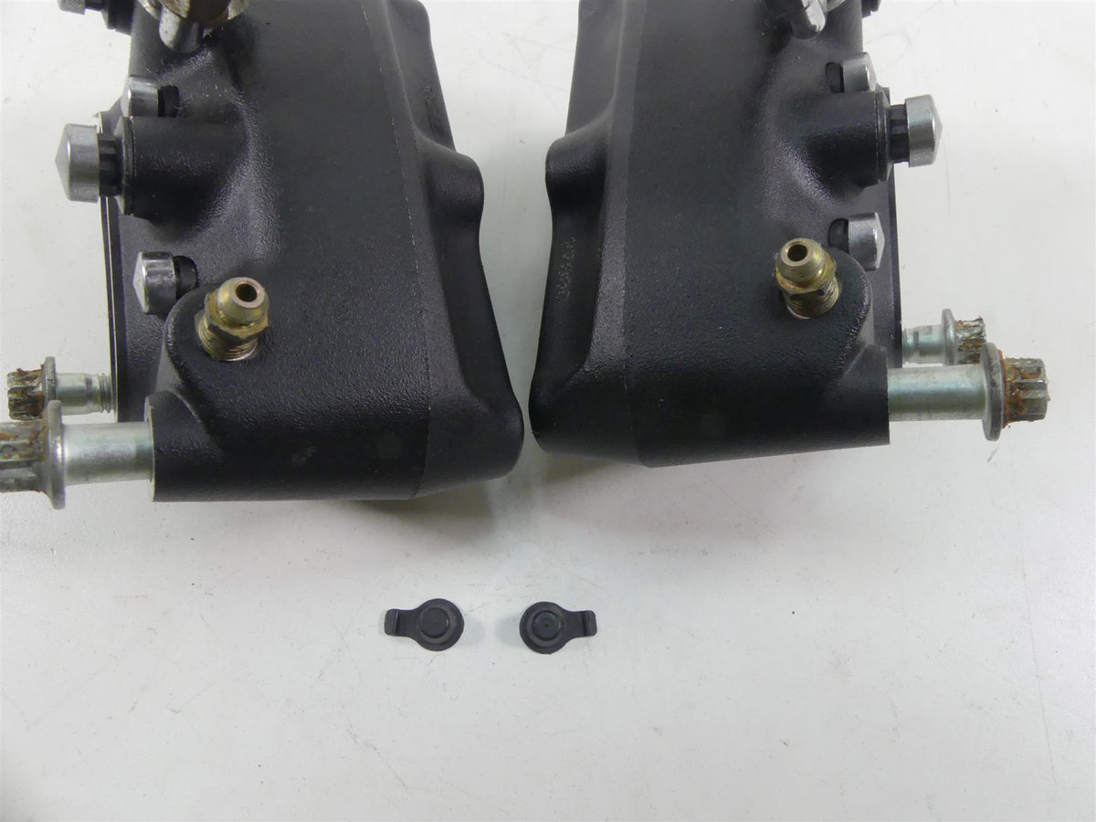 2001 Harley Touring FLHRCI Road King Front Brake Caliper Set 44023-00C 44046-00D {{ shop.shopifyCountryName }} - Mototech271