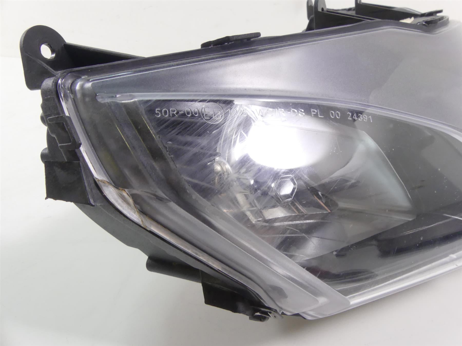 2019 Aprilia Tuono V4 RR Factory Headlight Head Light Lamp Lens - Read 2D000518 {{ shop.shopifyCountryName }} - Mototech271
