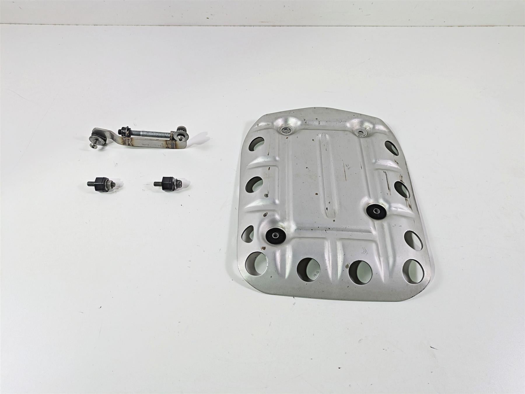 2018 BMW R nineT Urban GS K33 Lower Engine Guard Skidplate Set 11117717743 {{ shop.shopifyCountryName }} - Mototech271