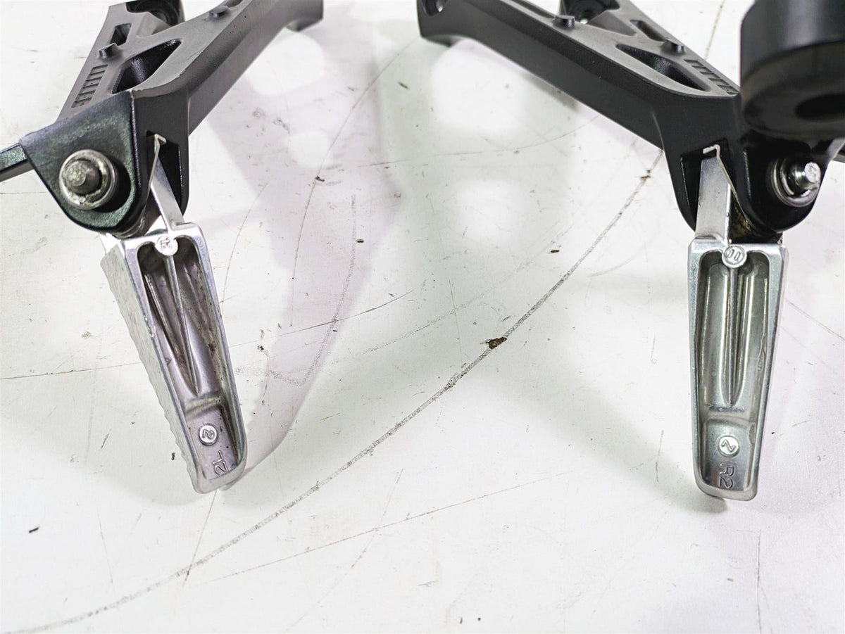 2016 Suzuki GSXR1000 Rear Passenger Foot Peg Set 43600-47H40 43611-37H10 {{ shop.shopifyCountryName }} - Mototech271