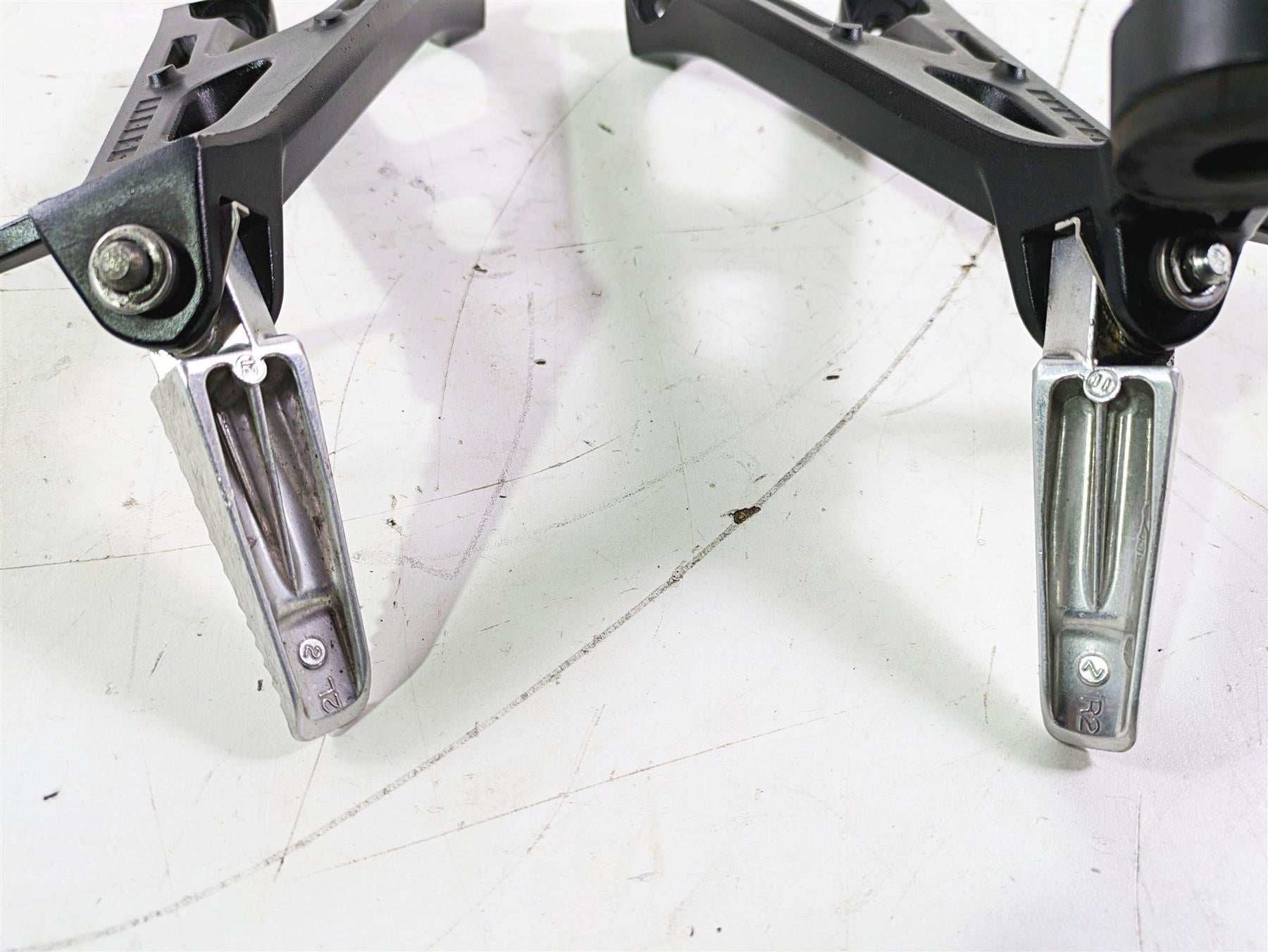 2016 Suzuki GSXR1000 Rear Passenger Foot Peg Set 43600-47H40 43611-37H10 {{ shop.shopifyCountryName }} - Mototech271