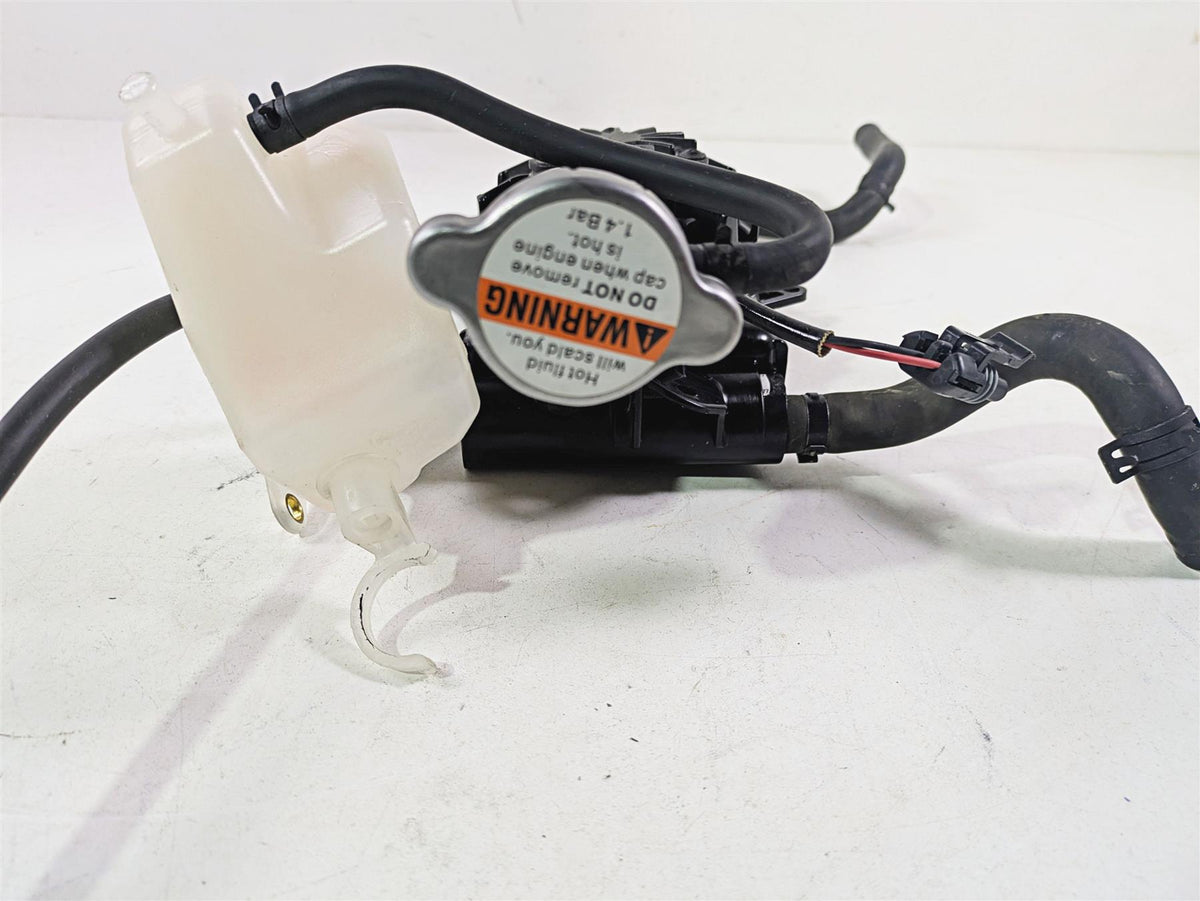 2015 Harley Touring FLHTKL Electra Glide Right Radiator Fan Reservoir 26800003F {{ shop.shopifyCountryName }} - Mototech271