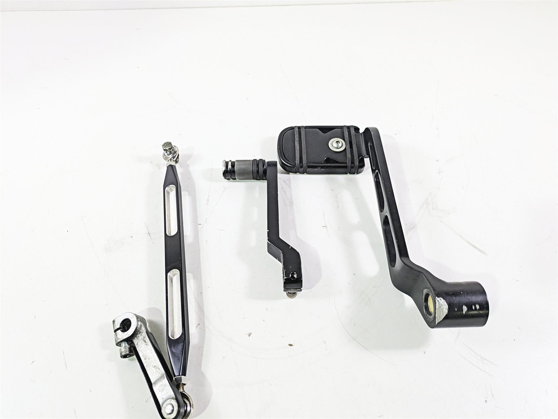 2008 Harley FLSTSB Cross Bones Diamond Black Brake Pedal & Shifter 46718-08 {{ shop.shopifyCountryName }} - Mototech271