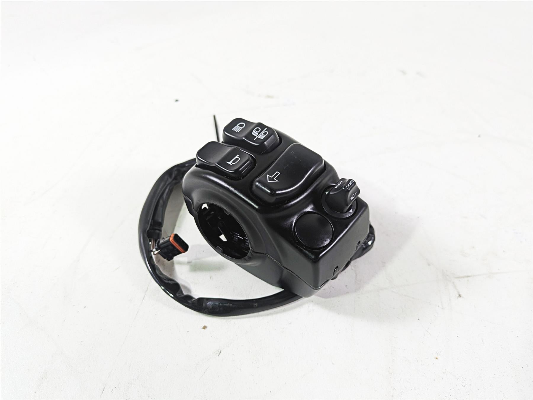 2020 Harley Touring FLHT Electra Glide Left Hand Control Switch - Read 71500419A {{ shop.shopifyCountryName }} - Mototech271