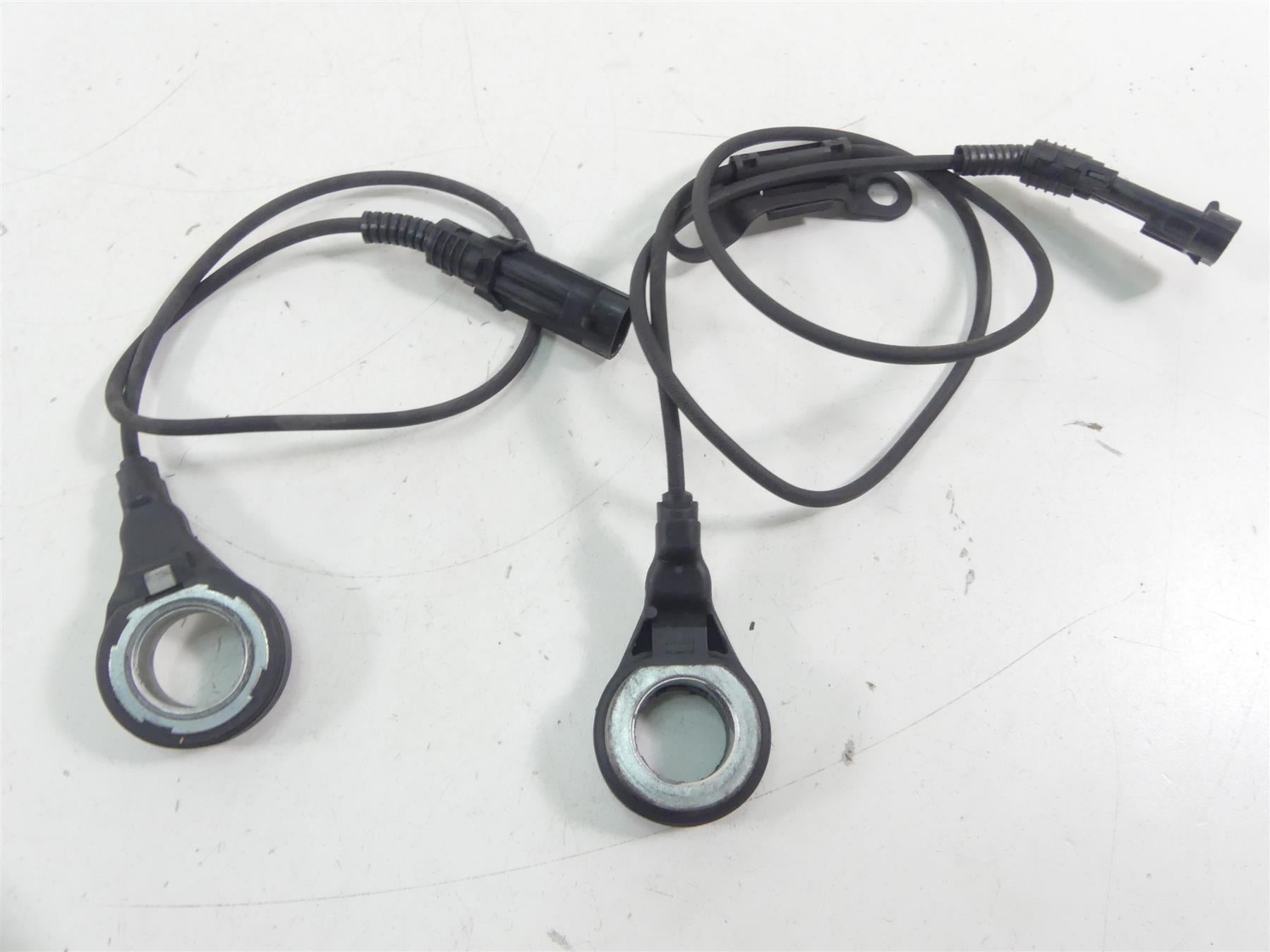 2017 Harley Touring FLHTKL Electra Glide Abs Wheel Speed Sensor Set 32700015