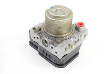 2015 Triumph Rocket III Touring ABS ABS Brake Braking Module Pump T2020413 {{ shop.shopifyCountryName }} - Mototech271
