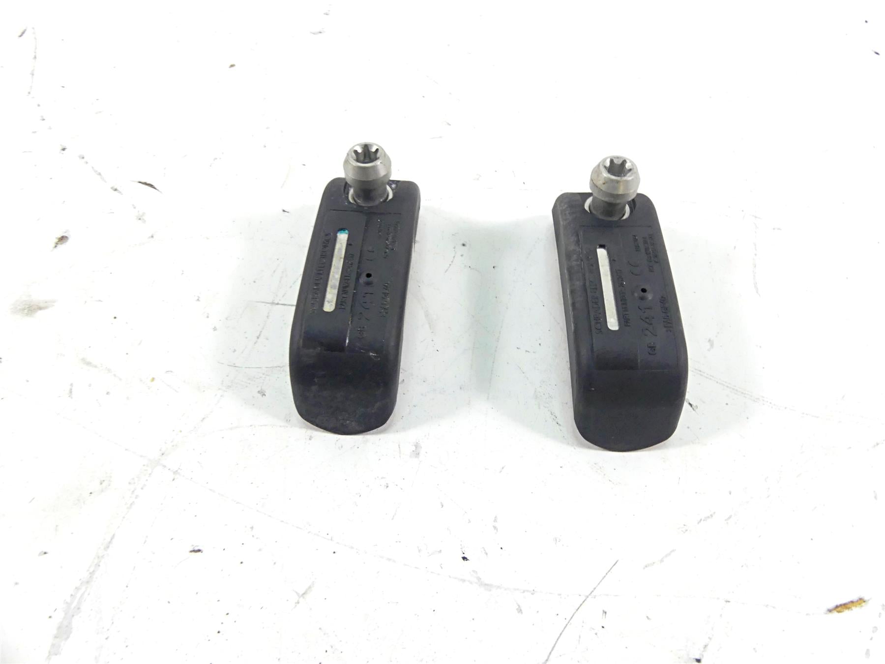 2019 Indian Chieftain Classic Tire Pressure Sensor Set 2412417 2208712 {{ shop.shopifyCountryName }} - Mototech271