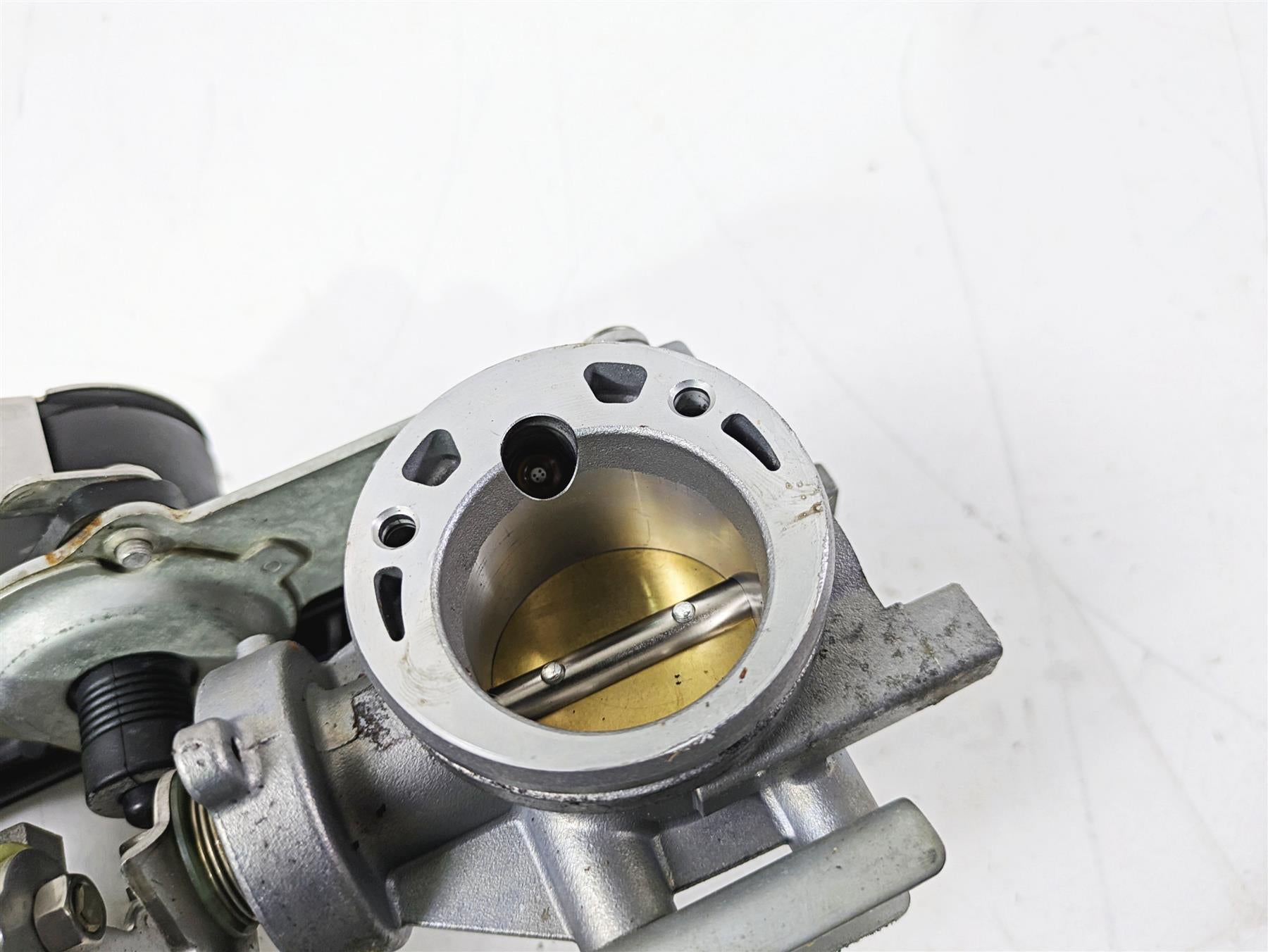 2006 Yamaha GP1300R Waverunner Throttle Body Fuel Injector Set 60T-13750-00-00 {{ shop.shopifyCountryName }} - Mototech271