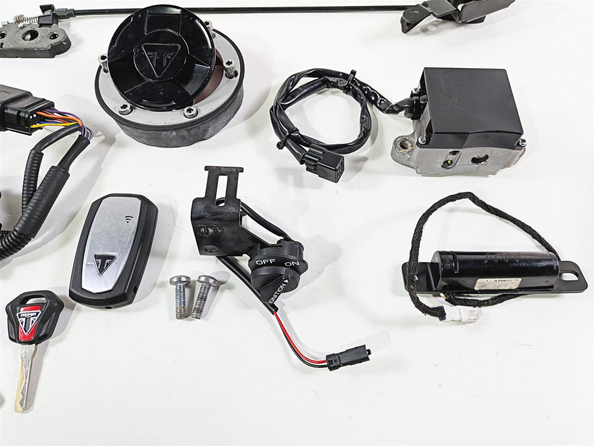 2019 Triumph Speed Triple RS 1050 Ignition Switch Cdi Immobilizer Fob T2502580 {{ shop.shopifyCountryName }} - Mototech271