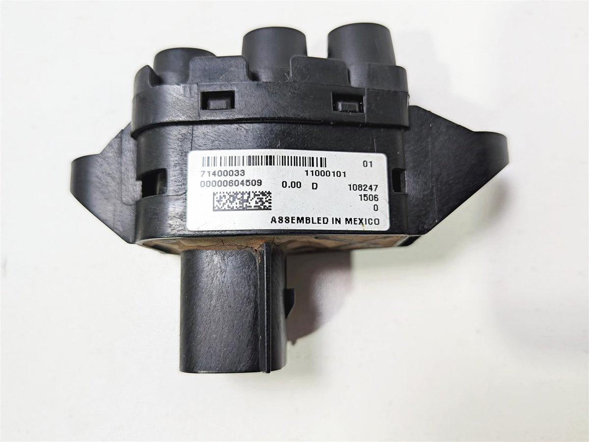 2015 Harley Touring FLTRUSE CVO Road Glide Power Lock Switch Button 71400033-Mototech271