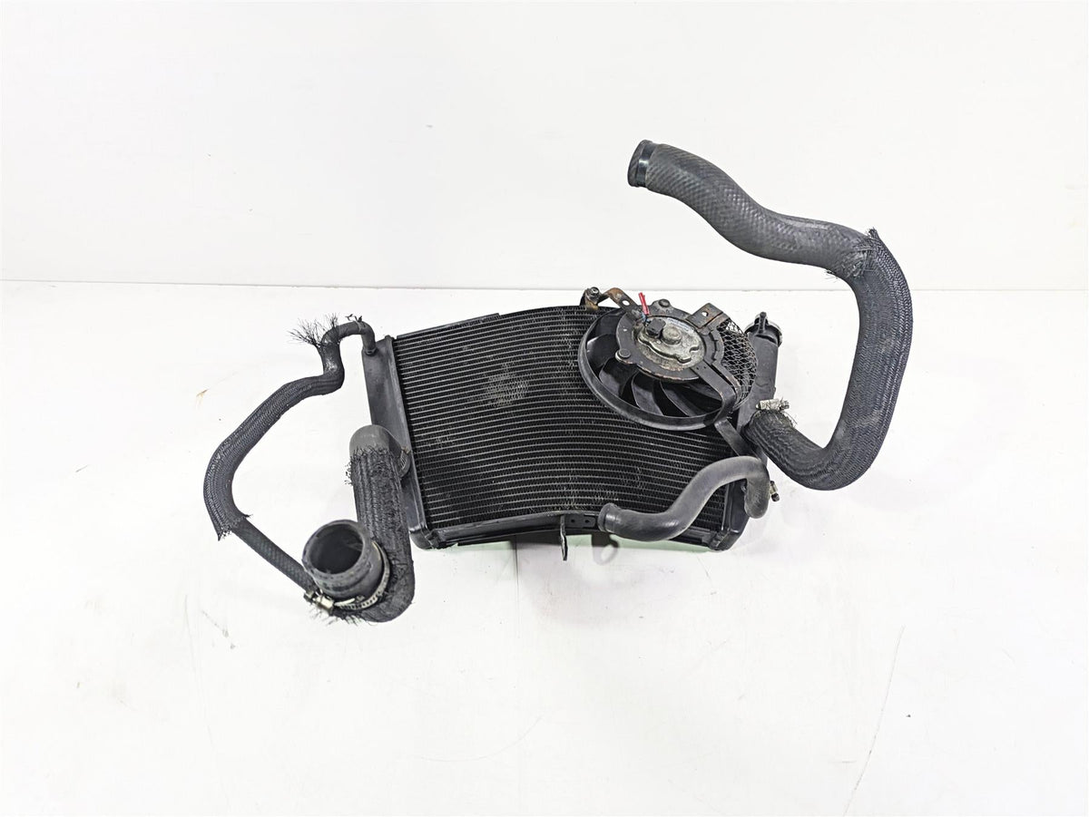 2007 Suzuki GSXR600 Coolant Radiator - No Leaks & Straight 17710-01H00 {{ shop.shopifyCountryName }} - Mototech271