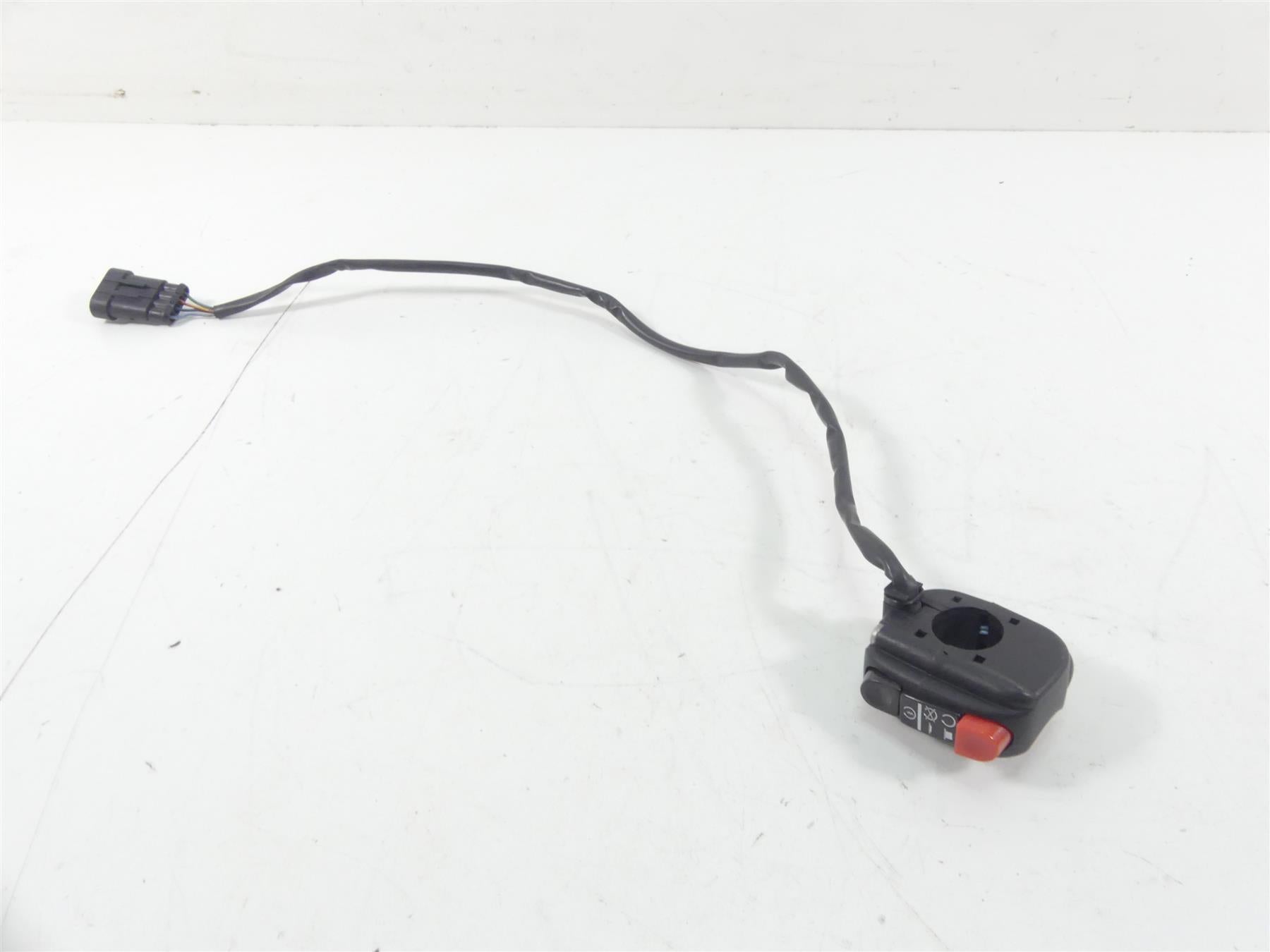 2004 Aprilia RSV1000 R Mille Right Hand Start Kill Control Switch AP8118637 {{ shop.shopifyCountryName }} - Mototech271